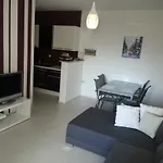 Tara 아파트 *