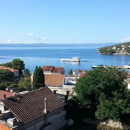 Tara Apartman Sumartin